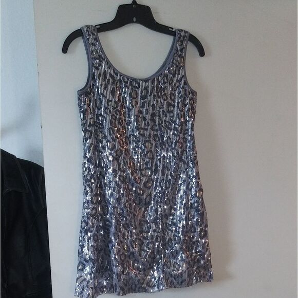 Grey sequin leopard mini dress - Picture 1 of 5